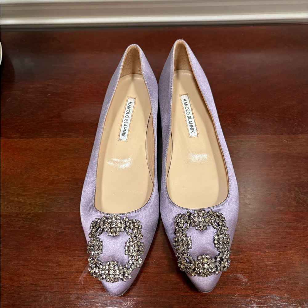 Manolo blahnik Hangisi Crystal-Buckle Satin Flat